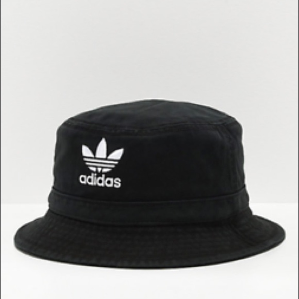 ❌SOLD Adidas Bucket ❌